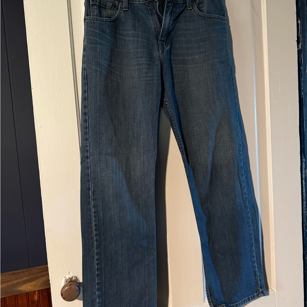 Levi’s Signature Blue Jeans. 32x32. Only worn once or twice. Dark Denim.